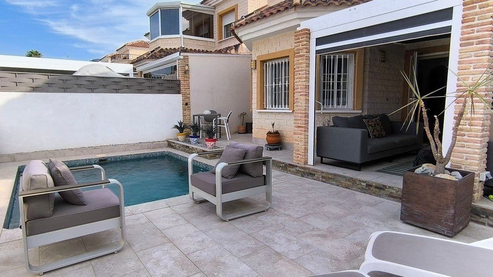 2 soveværelse Villa til salg i El Raso med swimmingpool - € 275.000 (Ref: 10165593)