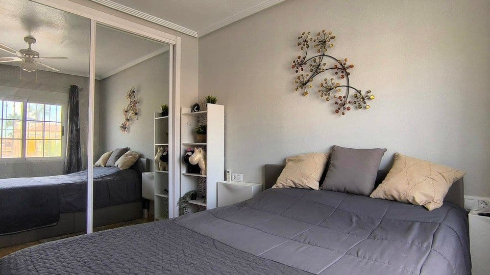 2 soveværelse Villa til salg i El Raso med swimmingpool - € 275.000 (Ref: 10165593)
