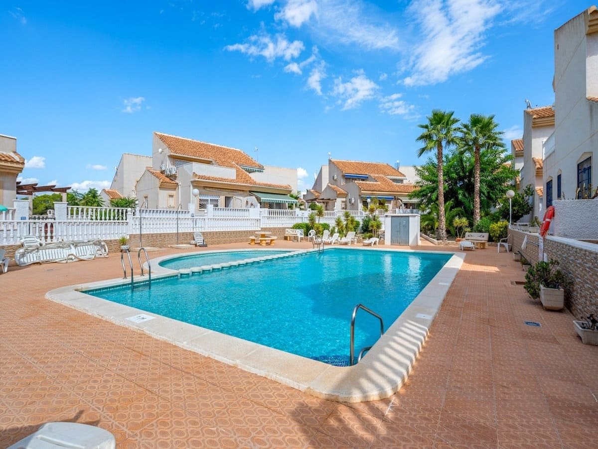 Chalet de 2 habitaciones en Ciudad Quesada en venta con piscina garaje - 169.000 € (Ref: 10166778)