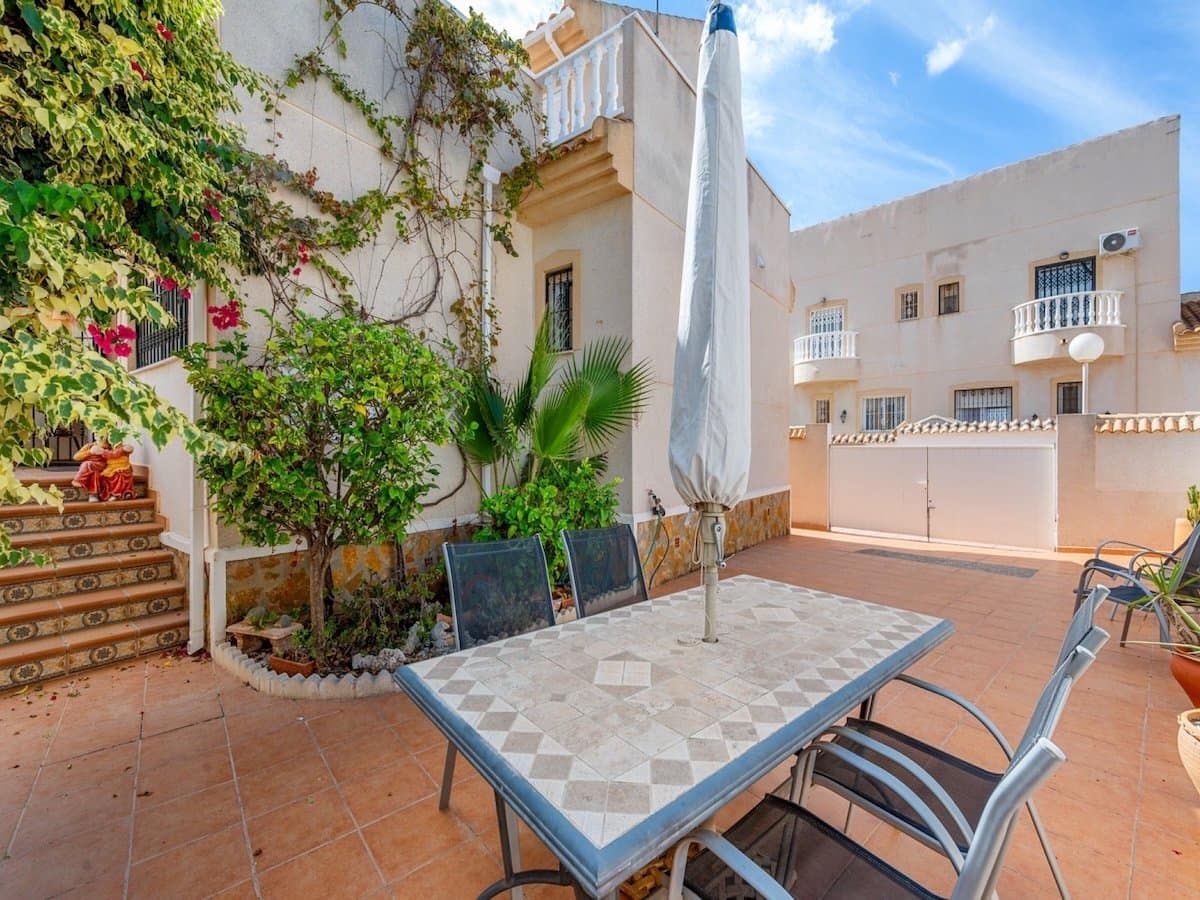 Chalet de 2 habitaciones en Ciudad Quesada en venta con piscina garaje - 169.000 € (Ref: 10166778)