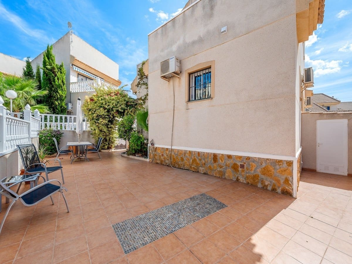 Chalet de 2 habitaciones en Ciudad Quesada en venta con piscina garaje - 169.000 € (Ref: 10166778)