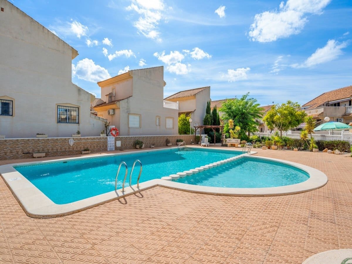 Chalet de 2 habitaciones en Ciudad Quesada en venta con piscina garaje - 169.000 € (Ref: 10166778)