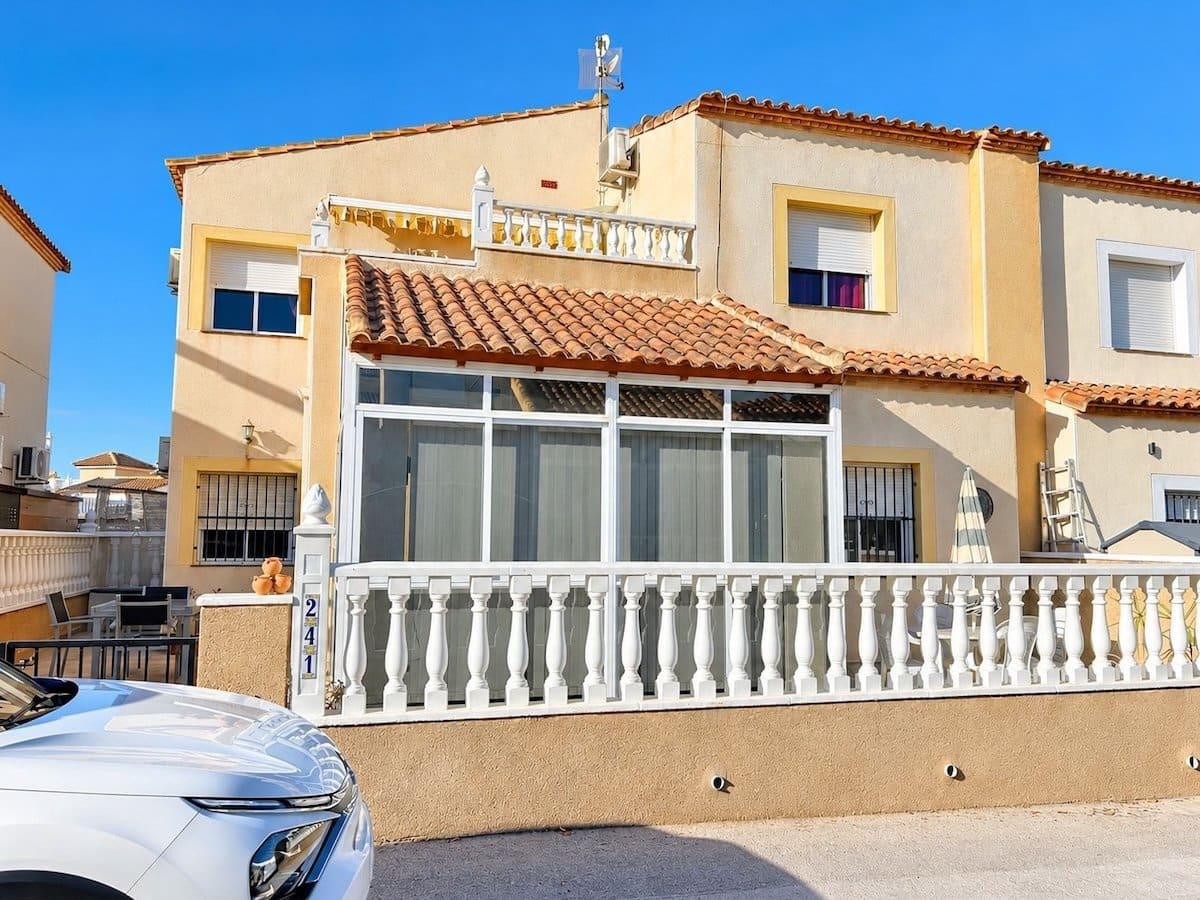 3 bedroom Townhouse for sale in Algorfa with pool garage - € 175,000 (Ref: 10166779)