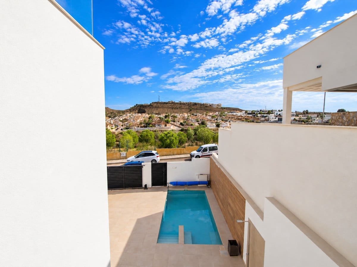 4 bedroom Villa for sale in Benijofar with pool garage - € 420,000 (Ref: 10167466)