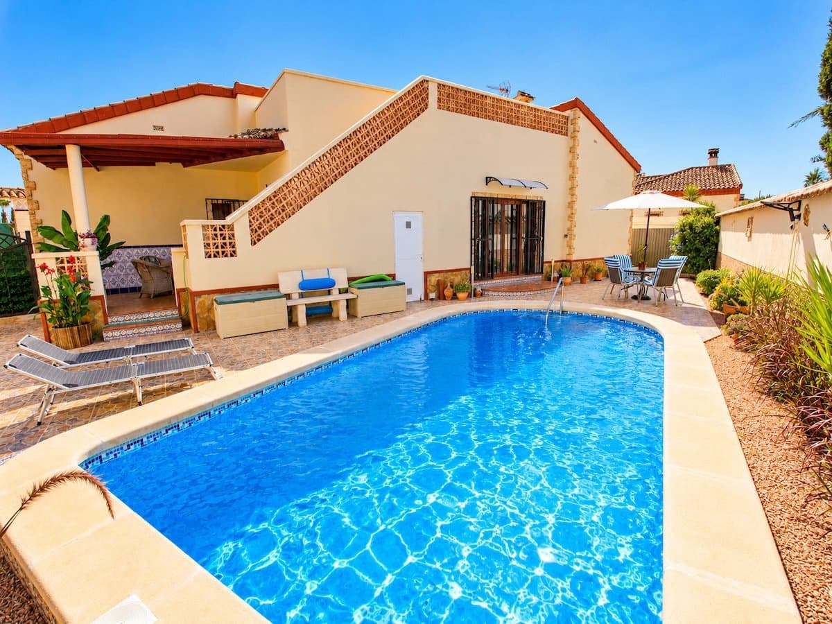 3 bedroom Villa for sale in Formentera del Segura with pool garage - € 399,000 (Ref: 10167581)