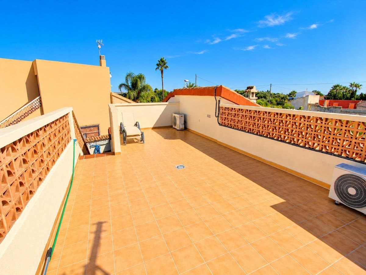 3 bedroom Villa for sale in Formentera del Segura with pool garage - € 399,000 (Ref: 10167581)