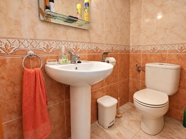 2 soveværelse Byhus til salg i Playa Flamenca, Orihuela med swimmingpool garage - € 215.000 (Ref: 10169381)