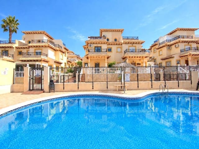 2 soveværelse Byhus til salg i Playa Flamenca, Orihuela med swimmingpool garage - € 215.000 (Ref: 10169381)