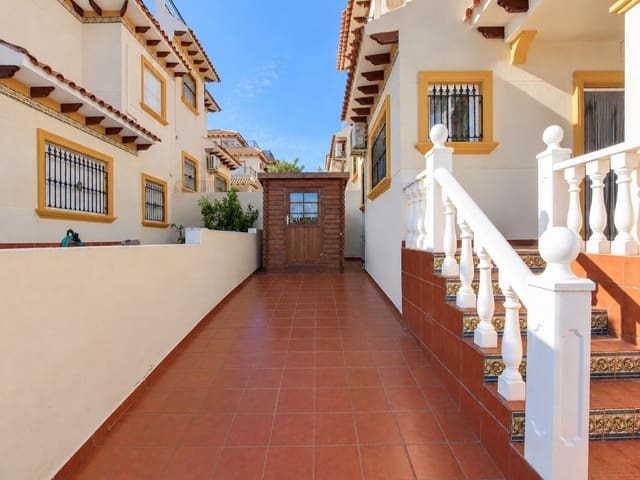 2 soveværelse Byhus til salg i Playa Flamenca, Orihuela med swimmingpool garage - € 215.000 (Ref: 10169381)