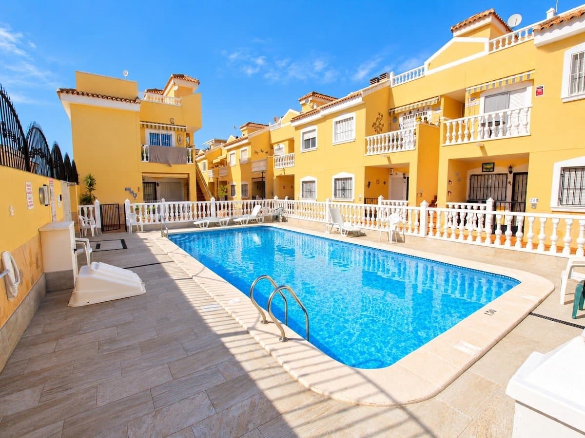2 soveværelse Lejlighed til salg i Formentera del Segura med swimmingpool - € 117.000 (Ref: 10169382)