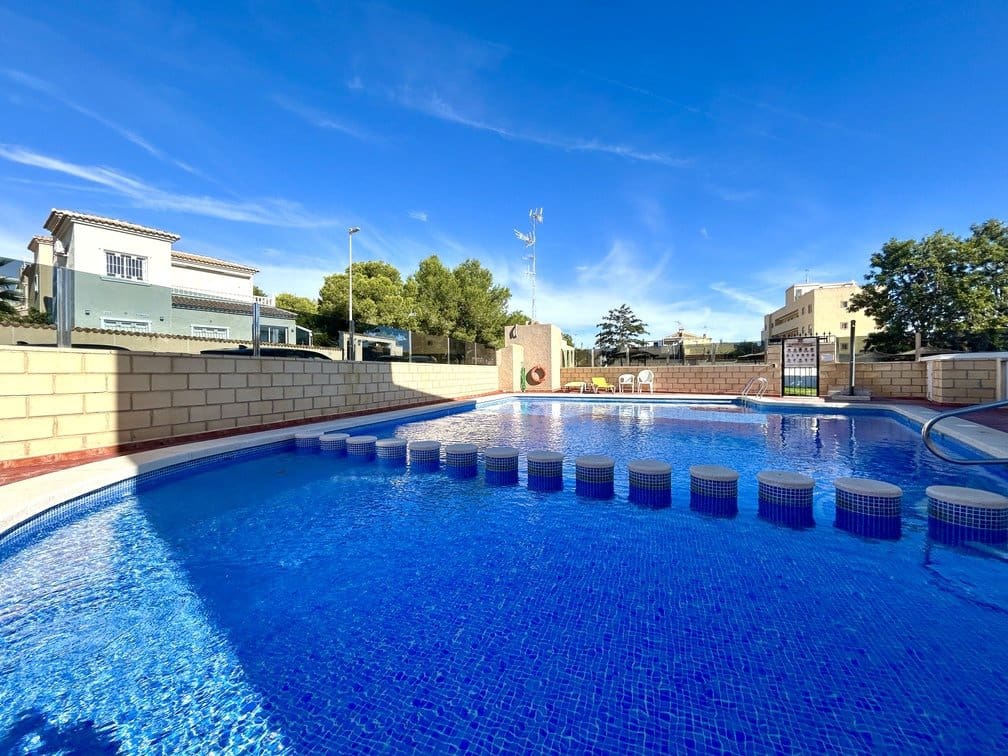 2 soverom Leilighet til salgs i Cabo Roig med svømmebasseng - € 193 900 (Ref: 10169383)