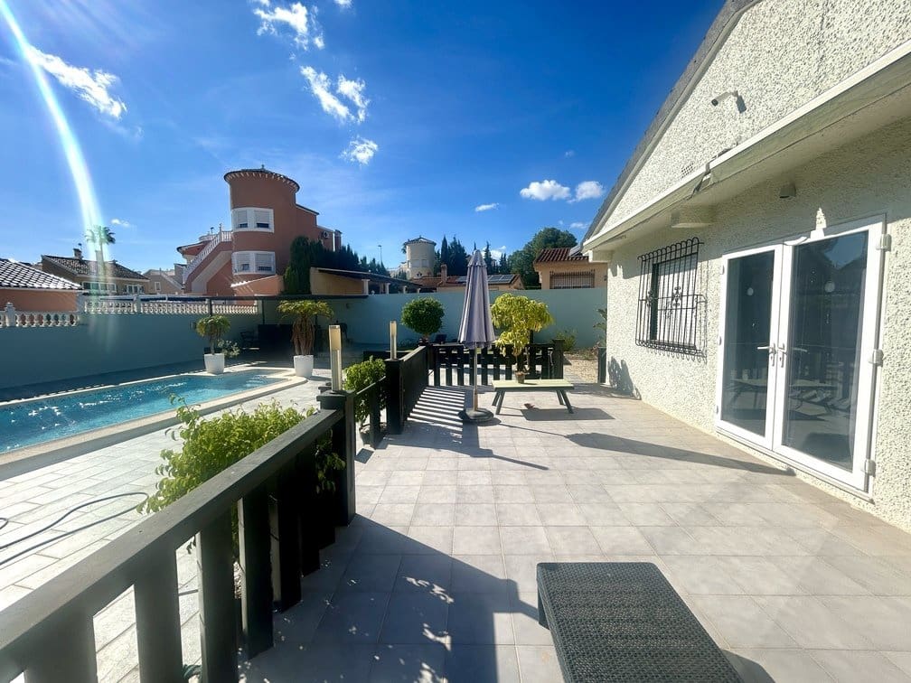 2 slaapkamer Villa te koop in Pinar de Campoverde met zwembad - € 295.000 (Ref: 10172372)