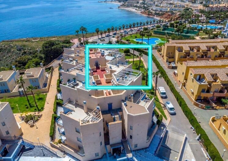 2 soverom Leilighet til salgs i Cabo Roig med svømmebasseng - € 295 000 (Ref: 10172872)