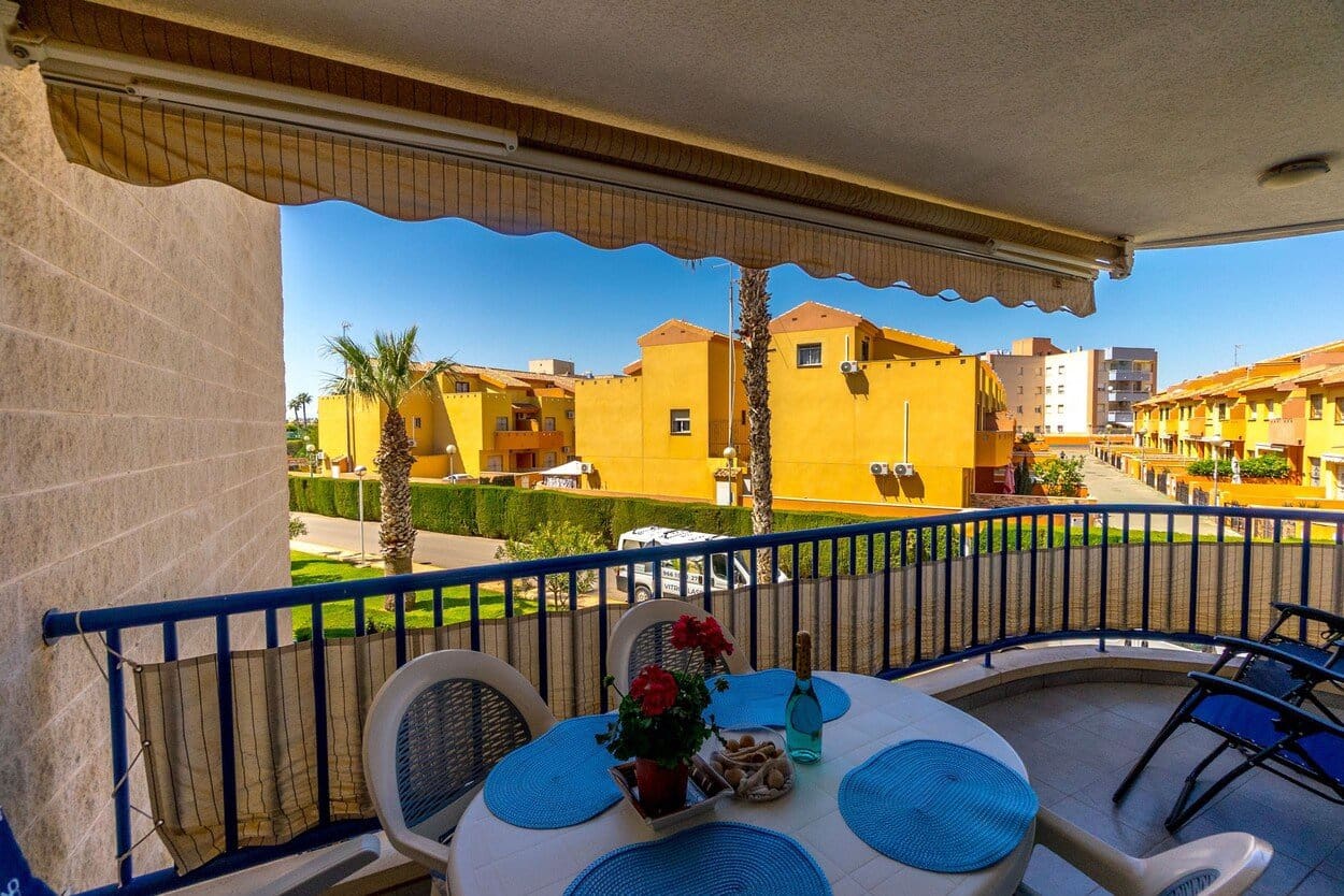 2 soverom Leilighet til salgs i Cabo Roig med svømmebasseng - € 295 000 (Ref: 10172872)