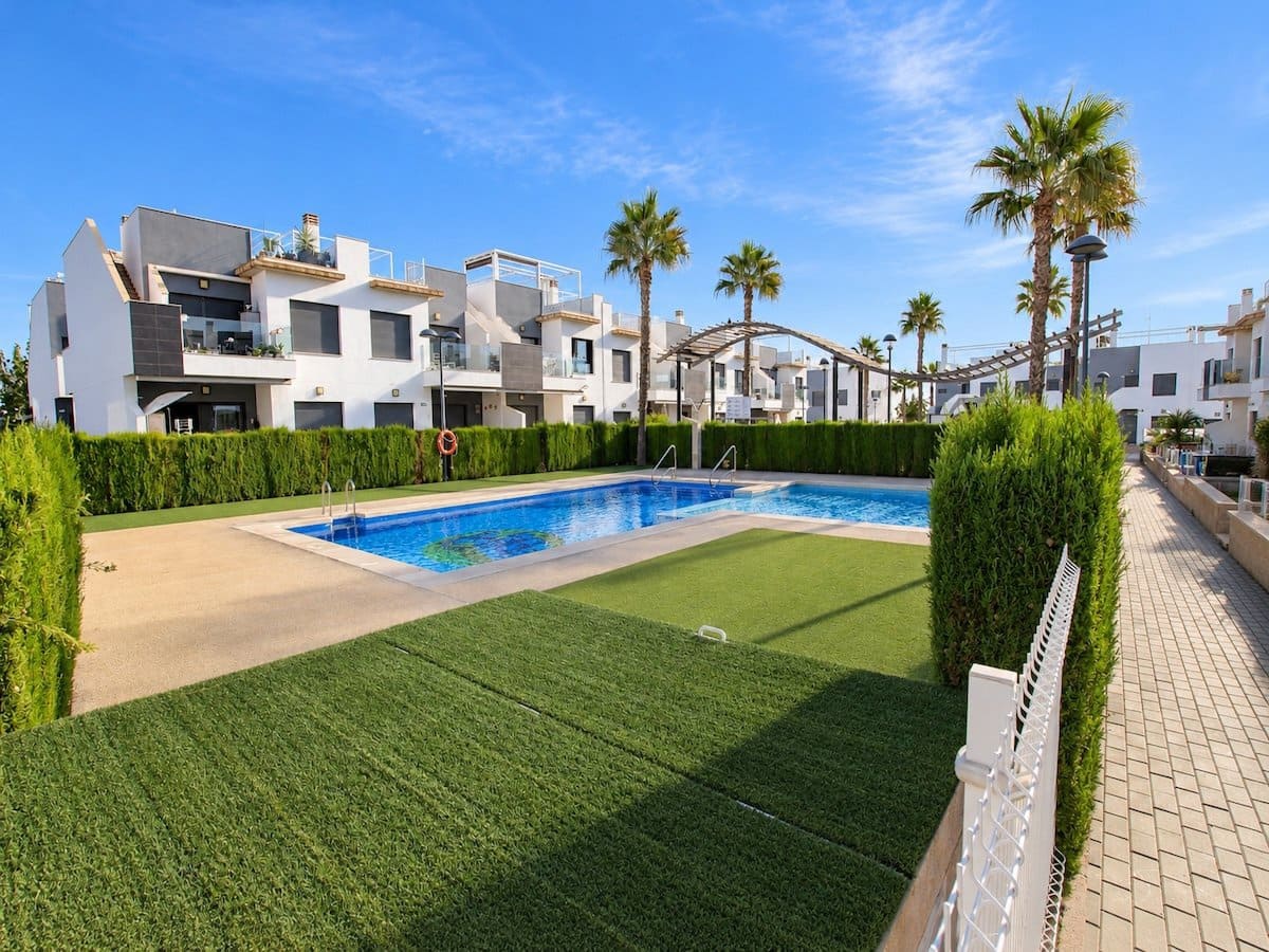 2 soveværelse Lejlighed til salg i Pilar de la Horadada med swimmingpool garage - € 225.000 (Ref: 10175959)