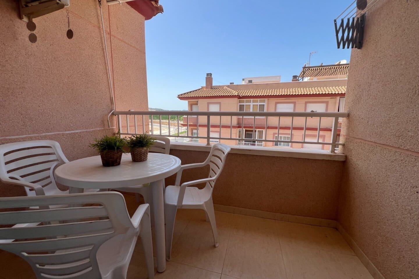 2 soveværelse Lejlighed til salg i Algorfa med swimmingpool - € 125.000 (Ref: 10175961)