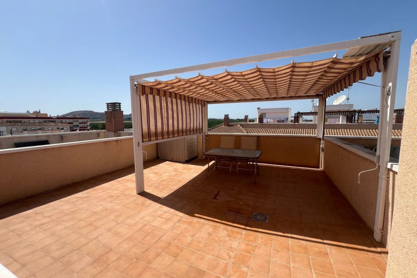 2 soveværelse Lejlighed til salg i Algorfa med swimmingpool - € 125.000 (Ref: 10175961)