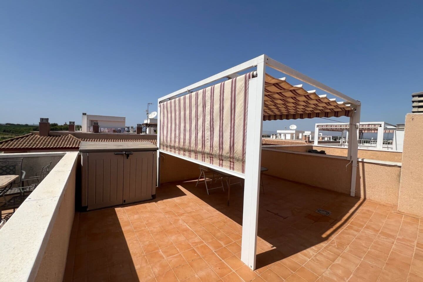 2 soveværelse Lejlighed til salg i Algorfa med swimmingpool - € 125.000 (Ref: 10175961)