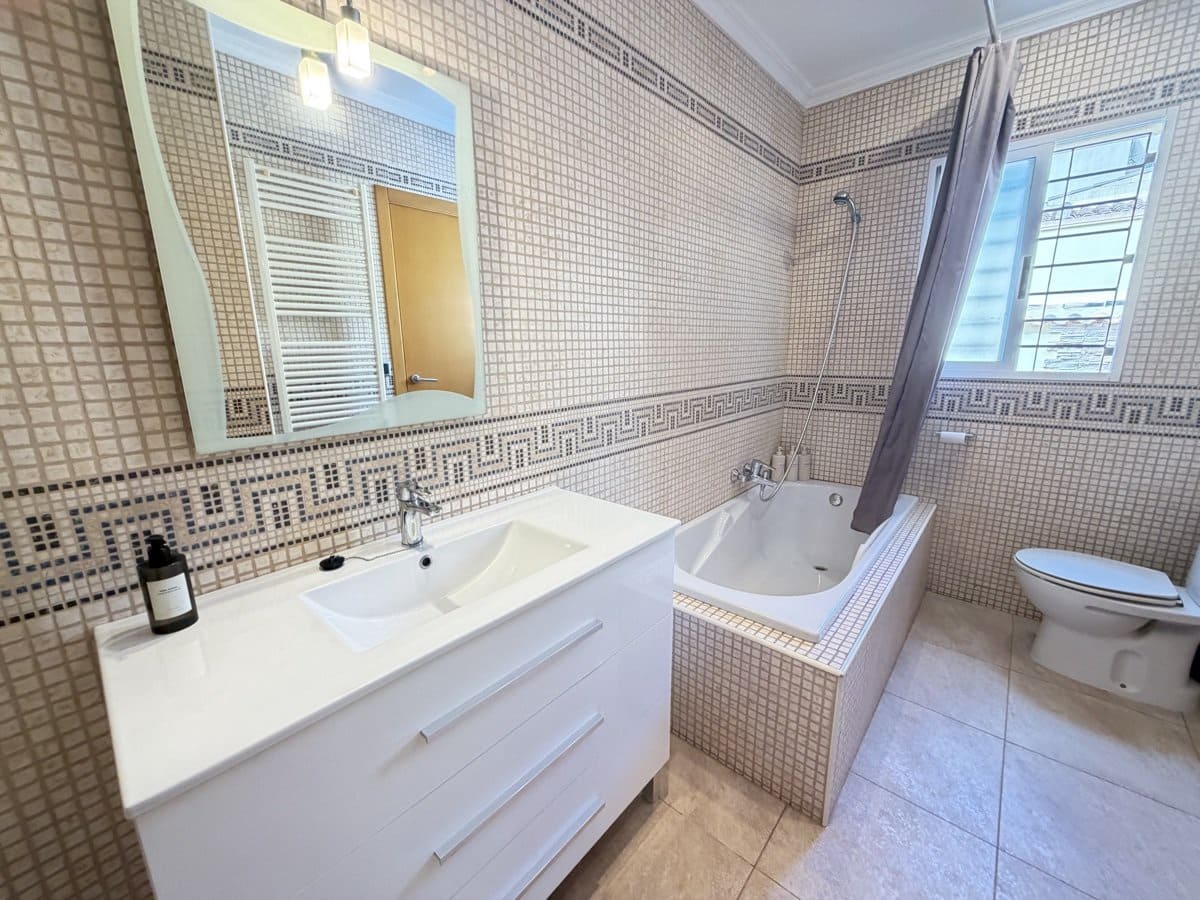 4 sovrum Villa till salu i Cabo Roig med pool garage - 749 000 € (Ref: 10179417)