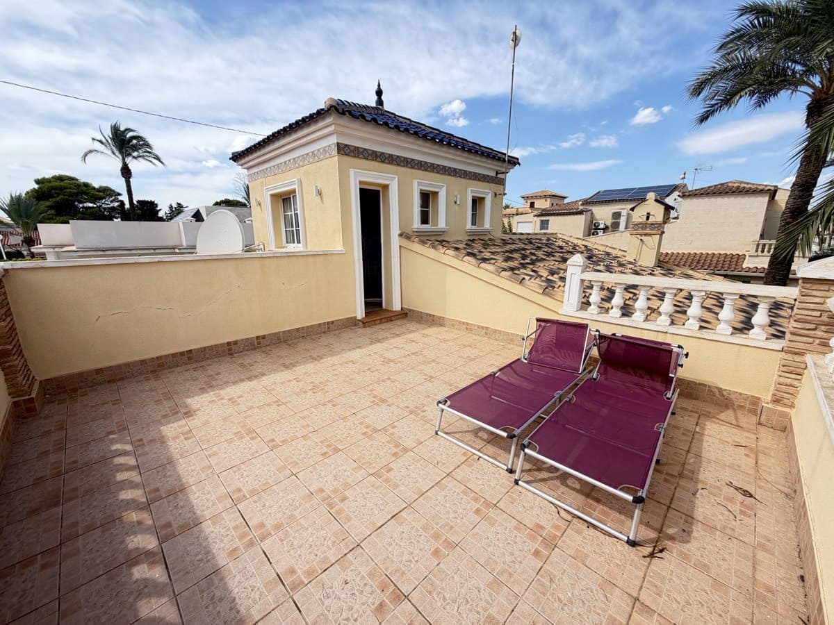 4 sovrum Villa till salu i Cabo Roig med pool garage - 749 000 € (Ref: 10179417)