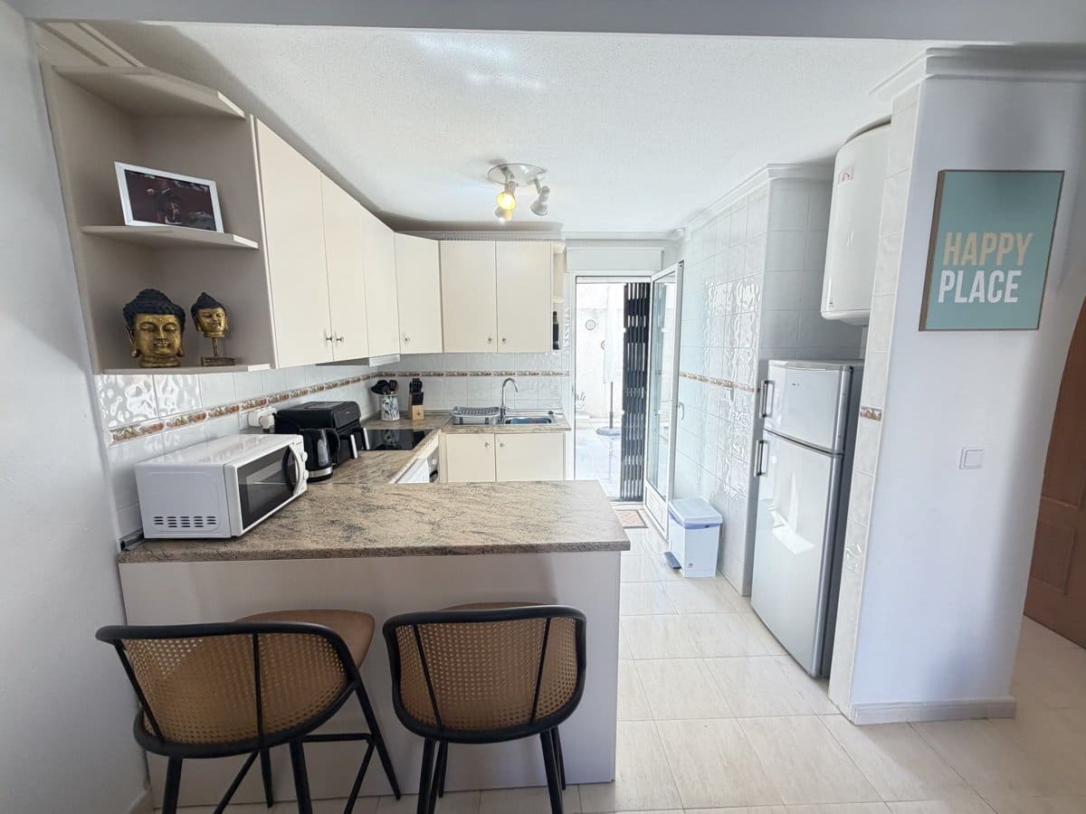 2 soveværelse Lejlighed til salg i Villamartin med swimmingpool garage - € 159.995 (Ref: 10179418)