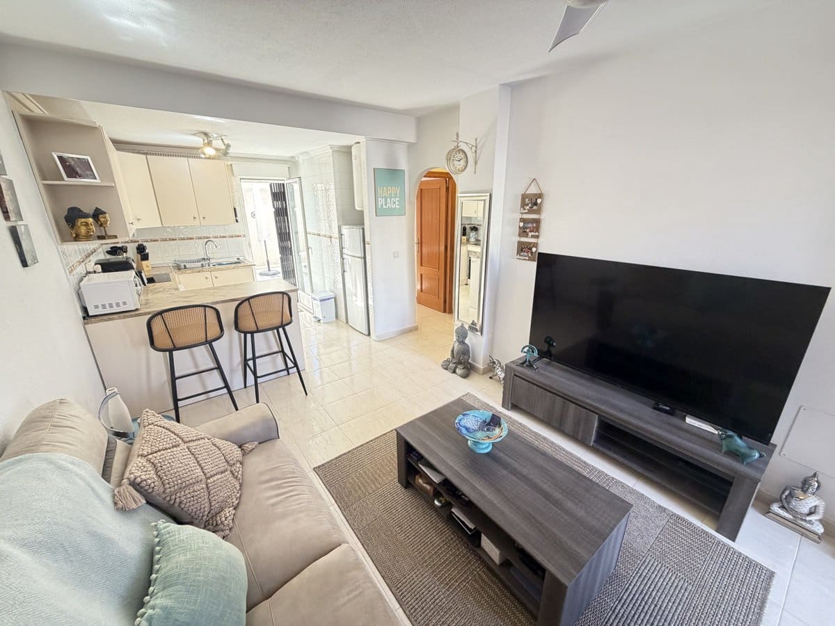 2 soveværelse Lejlighed til salg i Villamartin med swimmingpool garage - € 159.995 (Ref: 10179418)