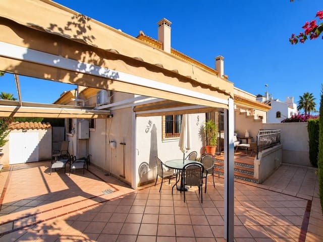 3 soveværelse Byhus til salg i Villamartin, Orihuela med swimmingpool garage - € 245.000 (Ref: 10182022)