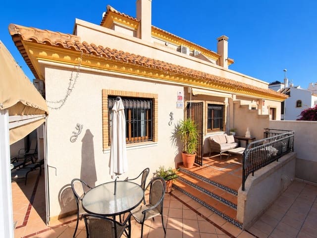 3 soveværelse Byhus til salg i Villamartin, Orihuela med swimmingpool garage - € 245.000 (Ref: 10182022)