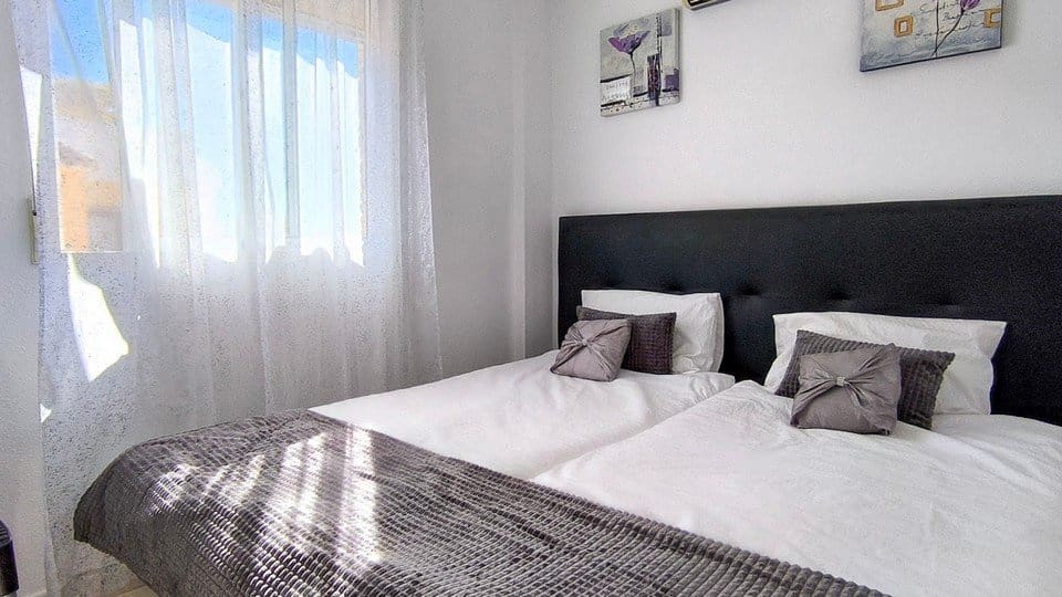 Casa de 3 habitaciones en Ciudad Quesada en venta con piscina - 225.000 € (Ref: 10182139)