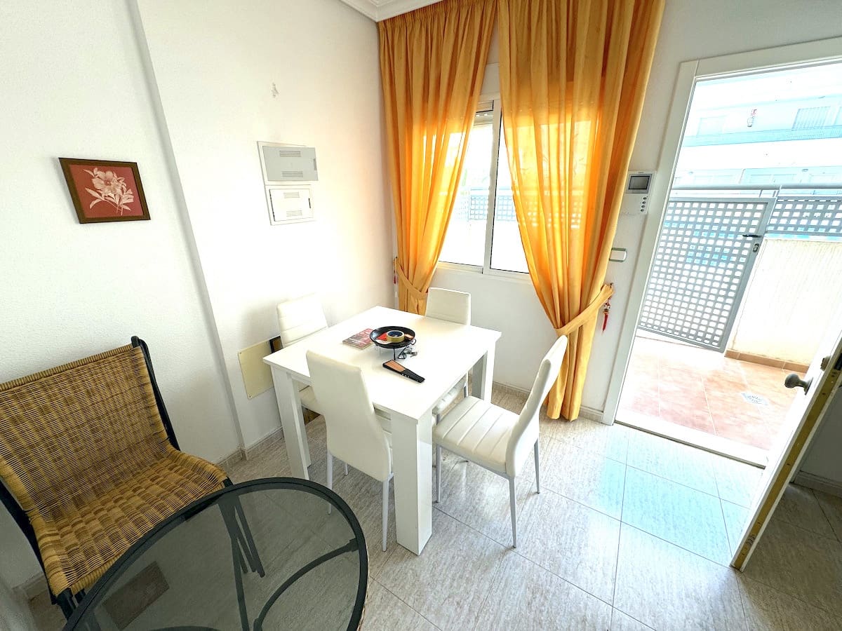 2 bedroom Apartment for sale in Almoradí € 69,950 (Ref 8286117)