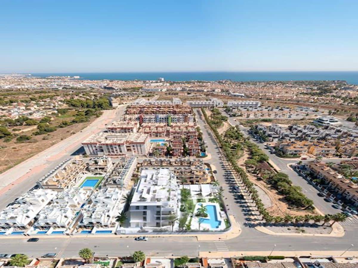 2 bedroom Apartment for sale in Cabo Roig - € 440,000 (Ref: 8611533)