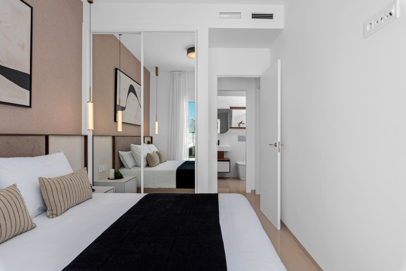 2 bedroom Apartment for sale in Dona Pepa - € 321,000 (Ref: 8613794)