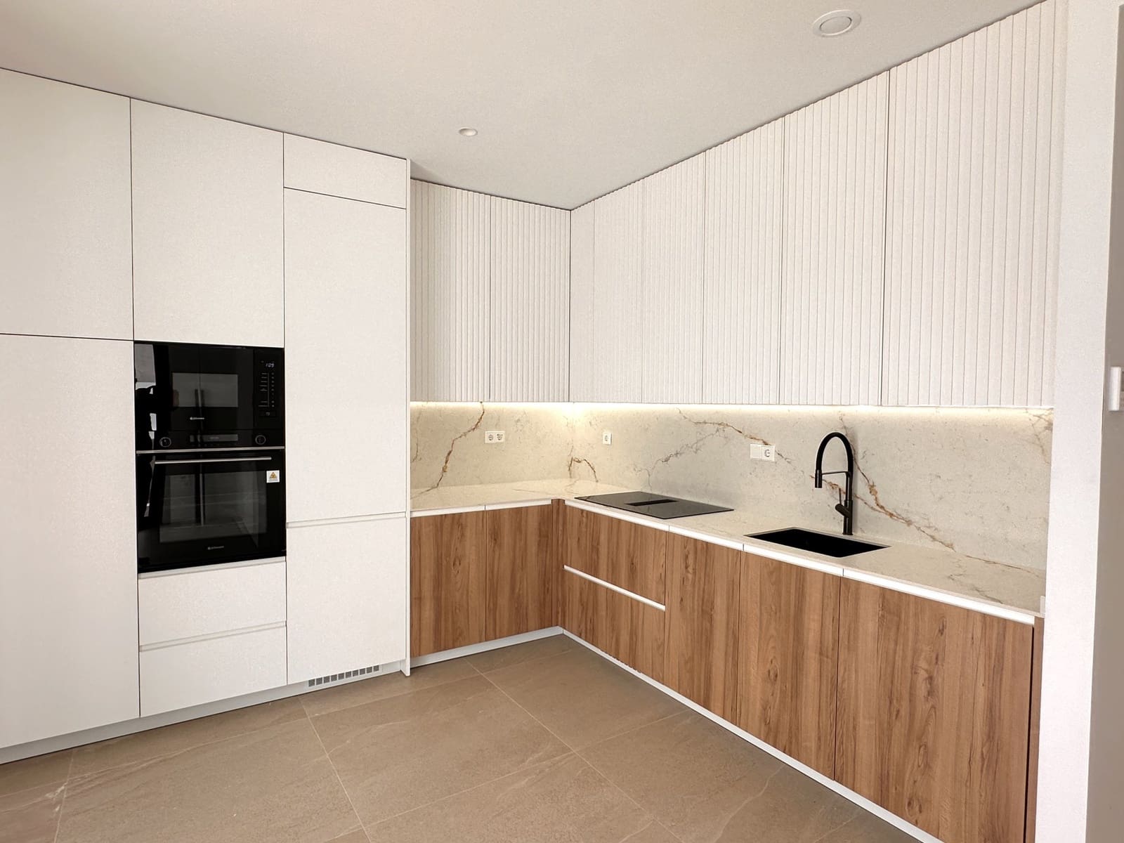 2 soveværelse Lejlighed til salg i Los Cuarteros - € 299.950 (Ref: 8780540)