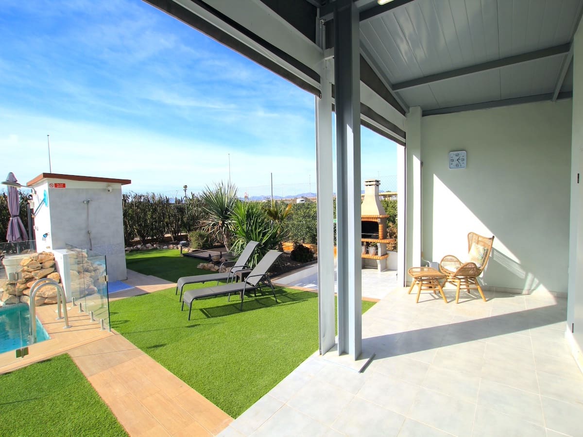 3 soveværelse Finca/Landehus til salg i Los Palacios med swimmingpool - € 325.000 (Ref: 8840140)