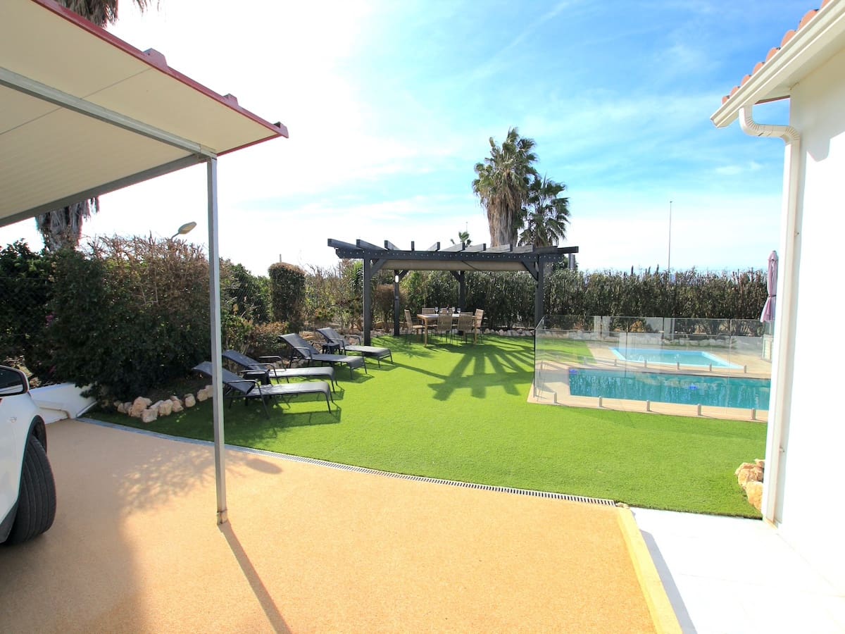 3 soveværelse Finca/Landehus til salg i Los Palacios med swimmingpool - € 325.000 (Ref: 8840140)