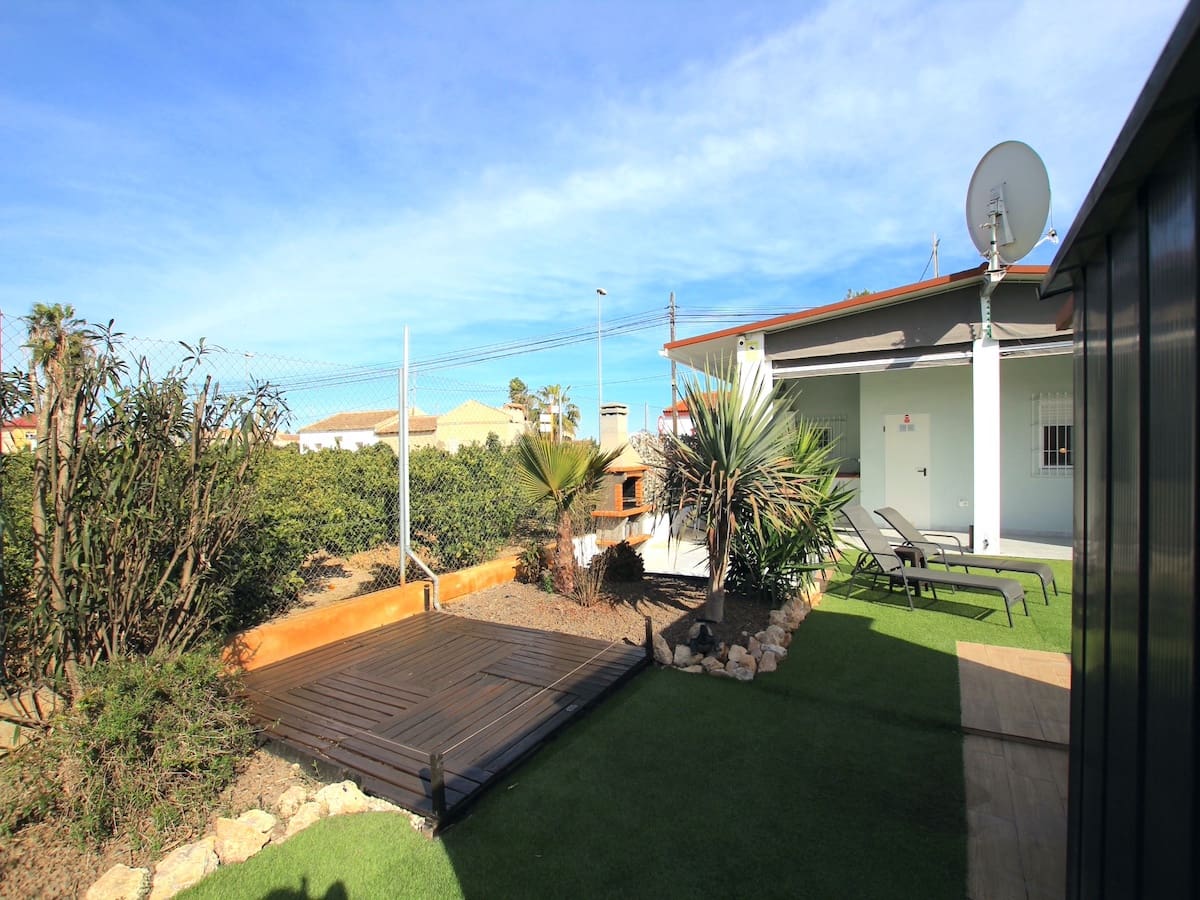 3 soveværelse Finca/Landehus til salg i Los Palacios med swimmingpool - € 325.000 (Ref: 8840140)