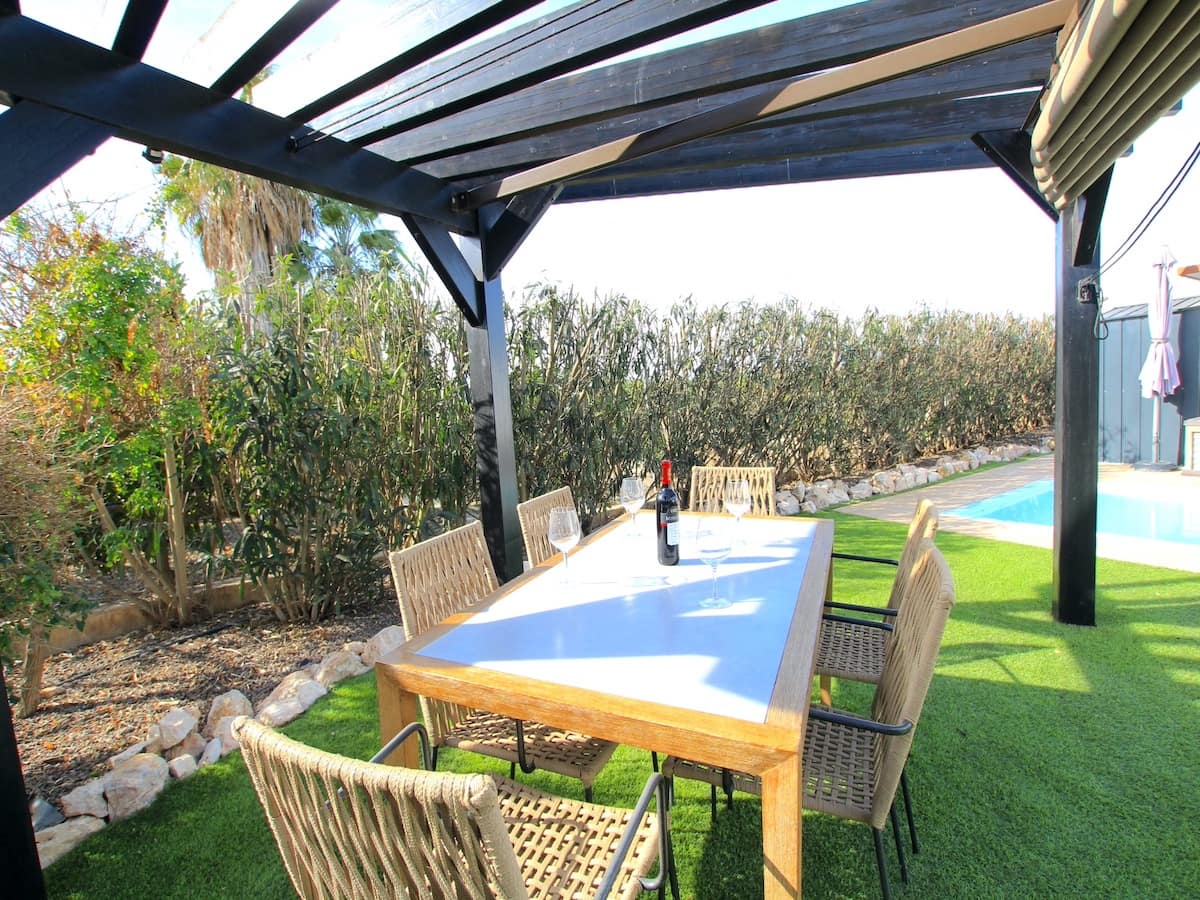 3 slaapkamer Finca/Landhuis te koop in Los Palacios met zwembad - € 325.000 (Ref: 8840140)