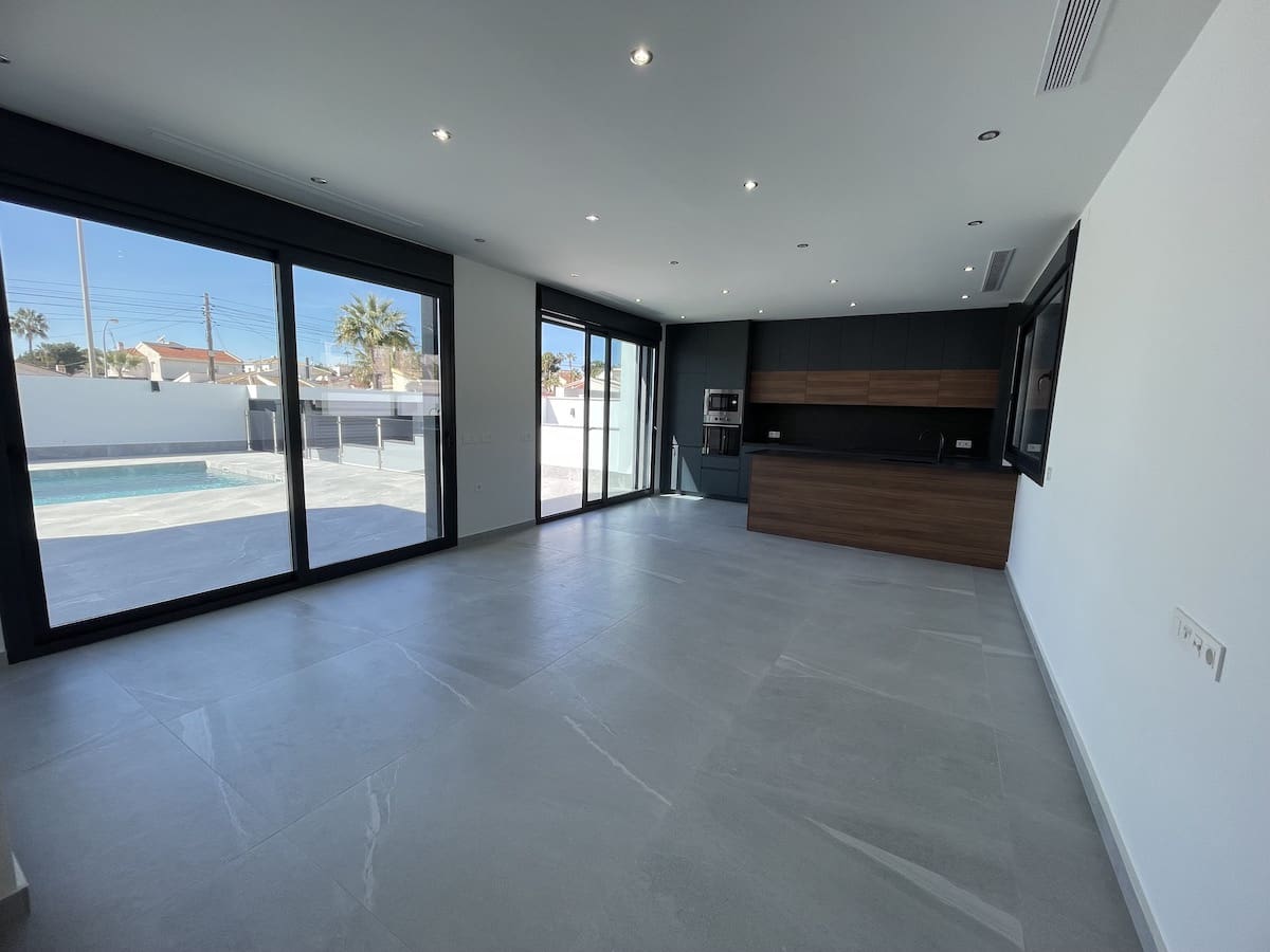 3 bedroom Villa for sale in Ciudad Quesada with pool - € 799,900 (Ref: 8891421)