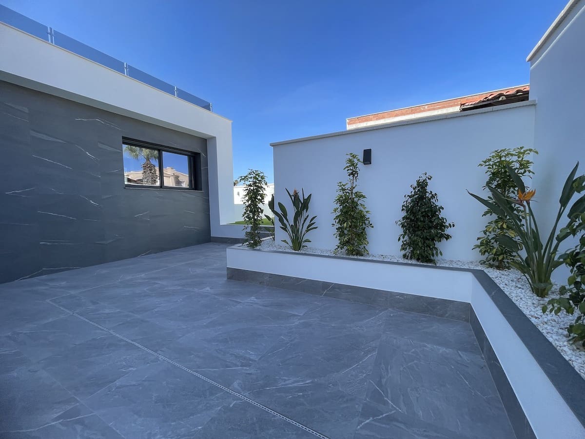 3 bedroom Villa for sale in Ciudad Quesada with pool - € 799,900 (Ref: 8891421)