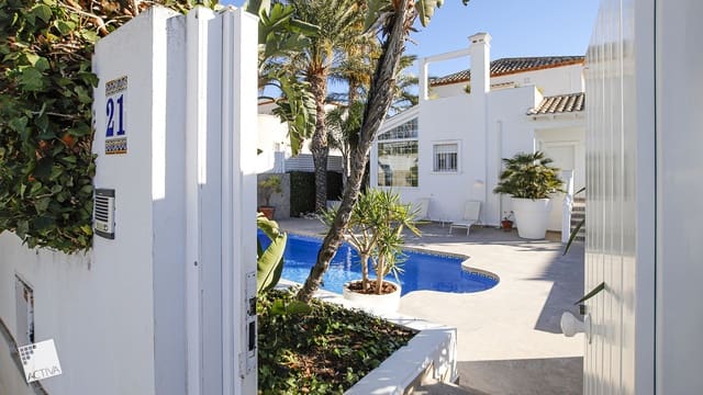 5 soveværelse Villa til salg i La Marina, Elche / Elx med swimmingpool - € 612.680 (Ref: 9008073)