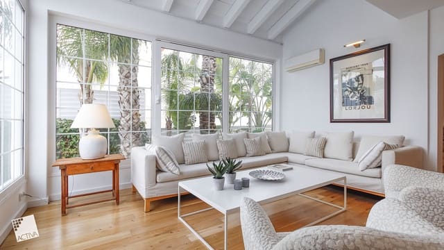 5 soveværelse Villa til salg i La Marina, Elche / Elx med swimmingpool - € 612.680 (Ref: 9008073)