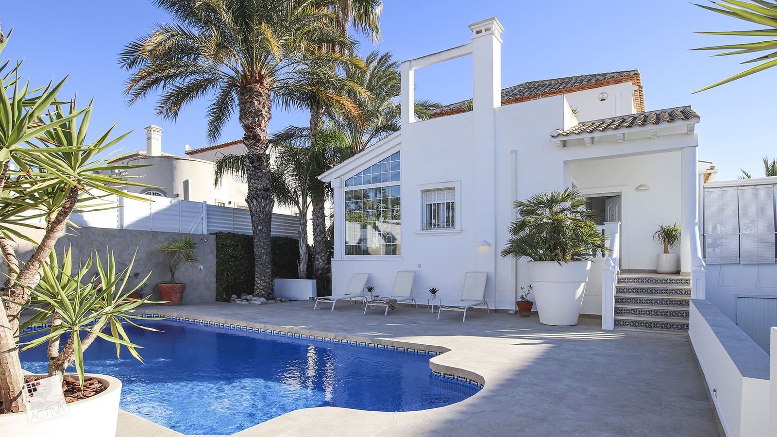 5 Zimmer Villa zu verkaufen in La Marina mit Pool - 612.680 € (Ref: 9008073)