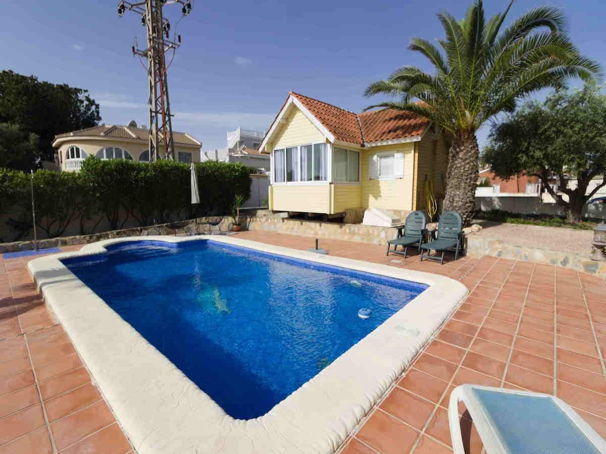 5 bedroom Villa for sale in Ciudad Quesada with pool - € 559,000 (Ref: 9013133)
