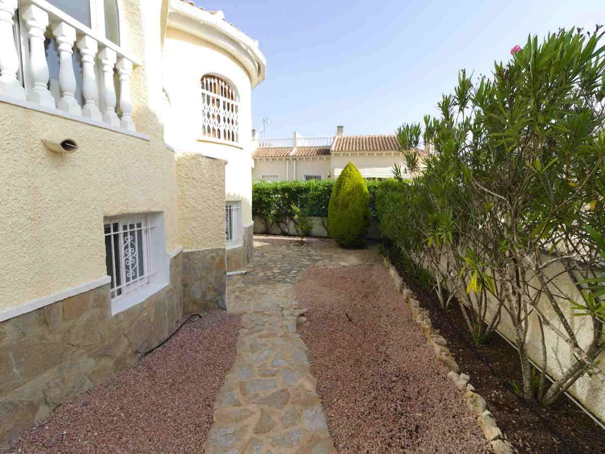 5 bedroom Villa for sale in Ciudad Quesada with pool - € 559,000 (Ref: 9013133)