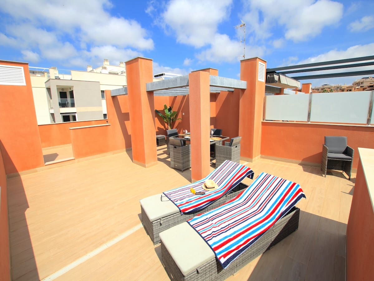2 bedroom Apartment for sale in Villamartin - € 285,000 (Ref: 9037478)