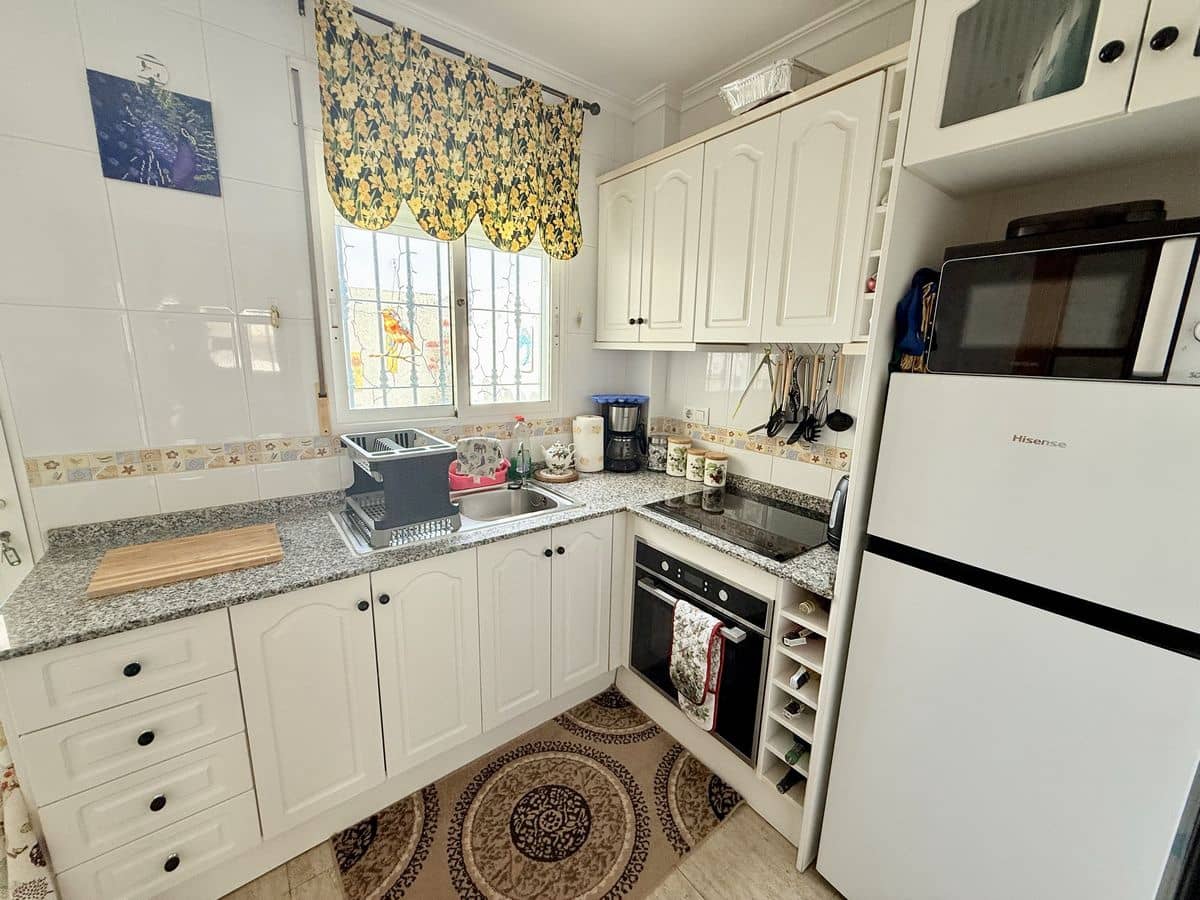 2 bedroom Townhouse for sale in Daya Nueva - € 135,000 (Ref: 9049177)