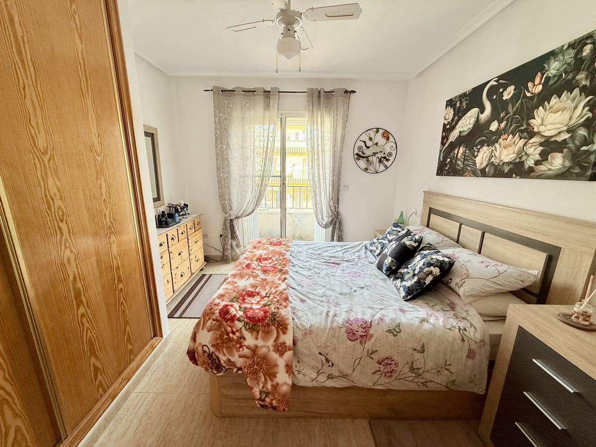 2 bedroom Townhouse for sale in Daya Nueva - € 135,000 (Ref: 9049177)