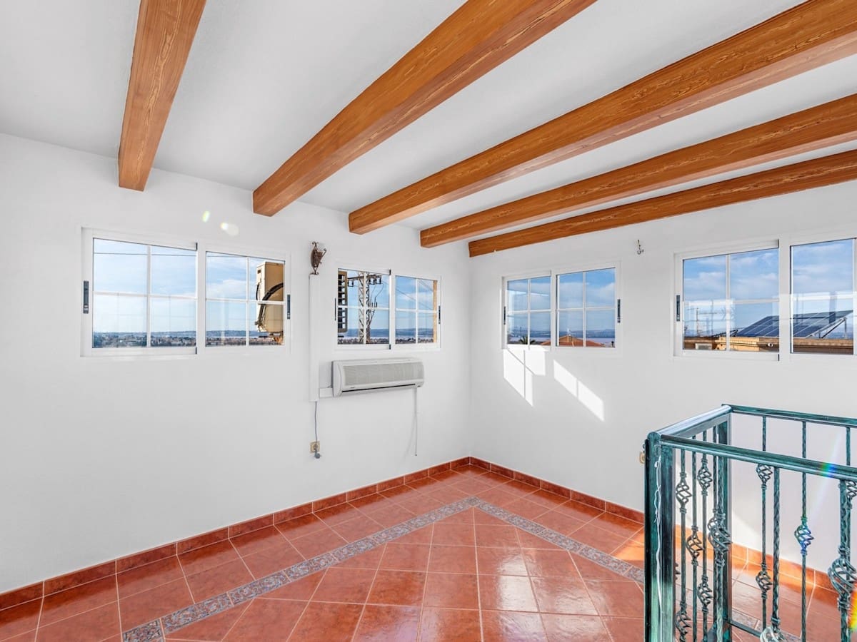 4 soverom Villa til salgs i El Chaparral med svømmebasseng - € 689 000 (Ref: 9101672)