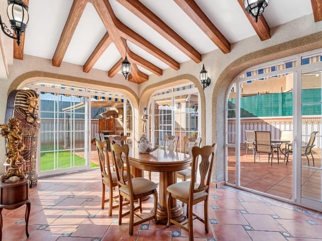 4 soverom Villa til salgs i El Chaparral, Torrevieja med svømmebasseng - € 689 000 (Ref: 9101672)