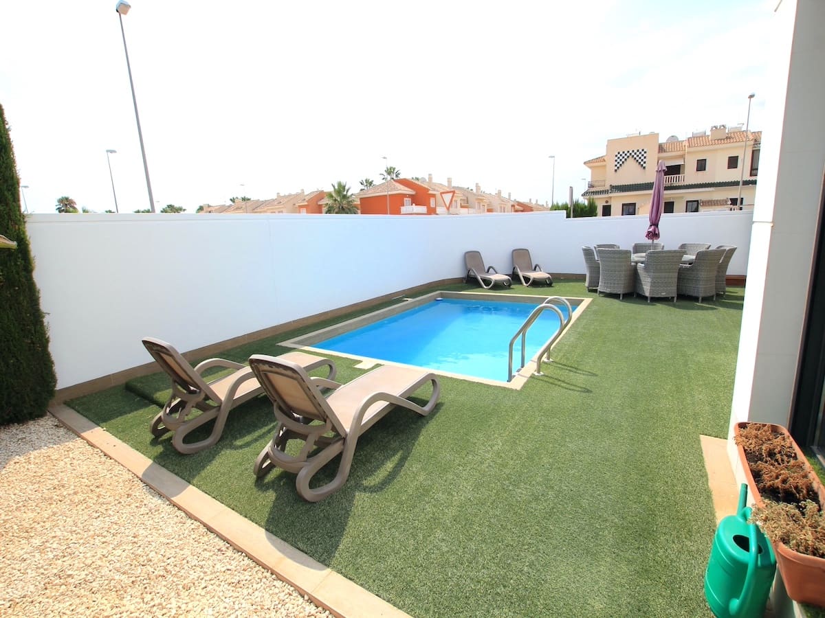 4 quarto Moradia para venda em Dona Pepa com piscina - 565 000 € (Ref: 9109758)